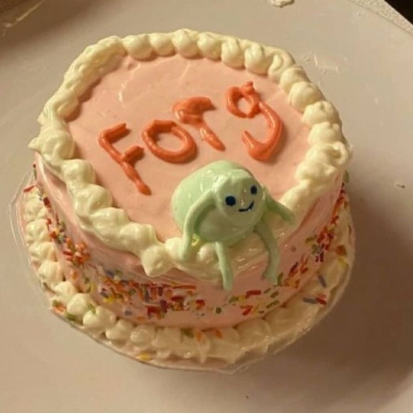 Meet your Posher, Kelly - Picture 2 of 2